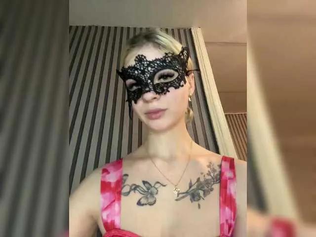 -LittleWitch- on BongaCams