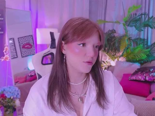 Freechat CrazyWine on BongaCams