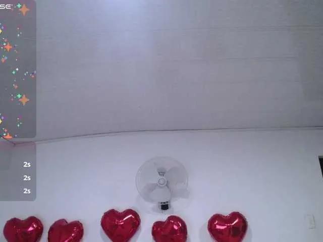 Offline cristal-horny19 on BongaCams