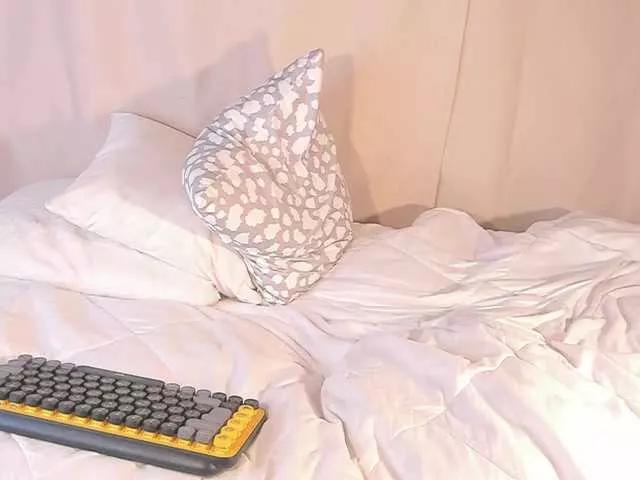 Offline Cute-Lolly on BongaCams