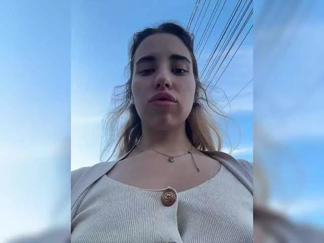 Offline Etokiska on BongaCams