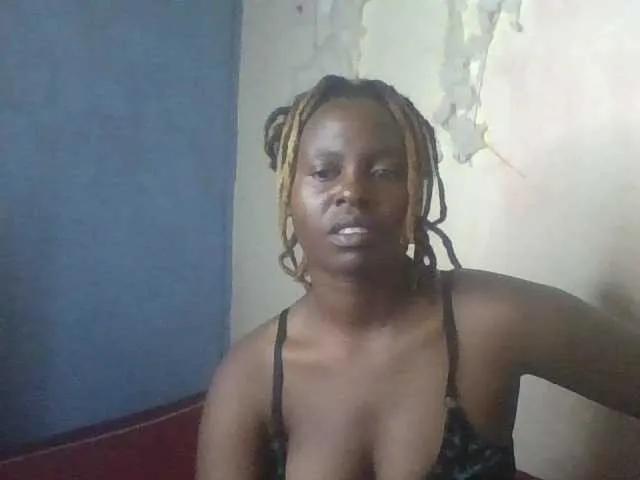 Freechat freakcurvy8 on BongaCams