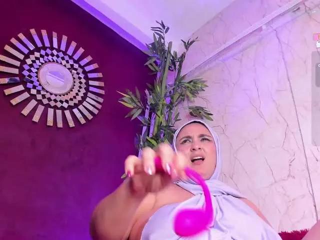 Freechat HijabiMilf on BongaCams