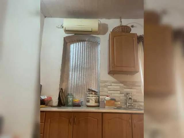 Offline Ju--lia on BongaCams