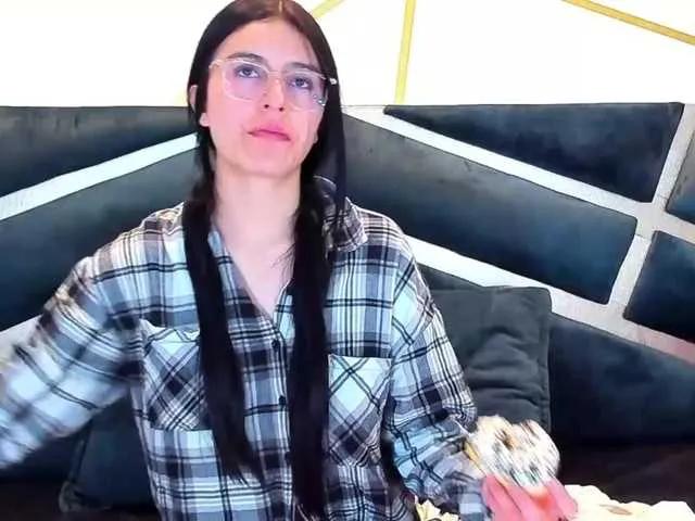 Offline maddy-jacksonw on BongaCams