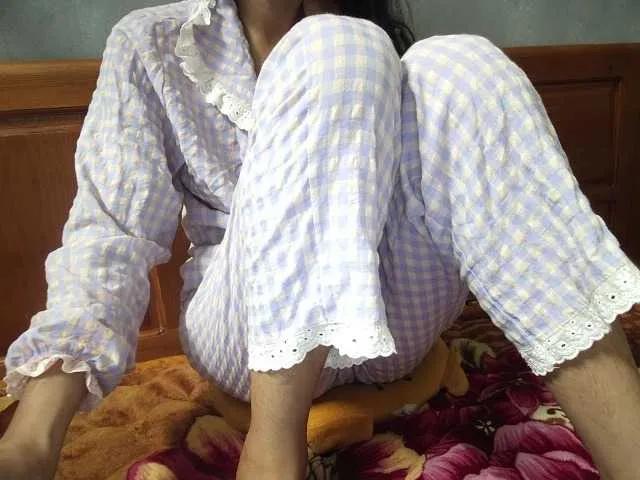 mama99love on BongaCams