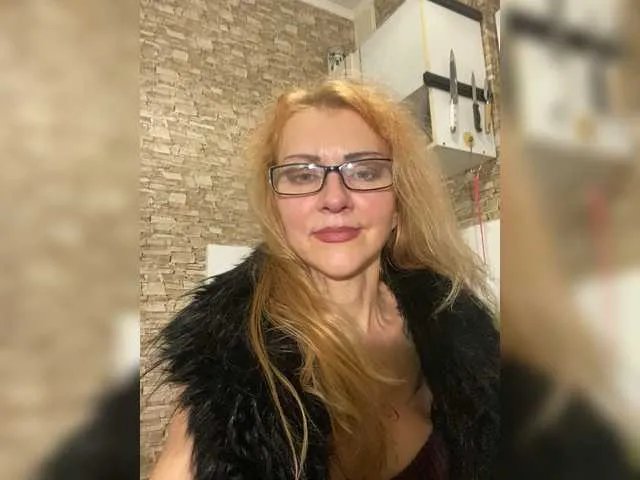 Offline Ritia on BongaCams