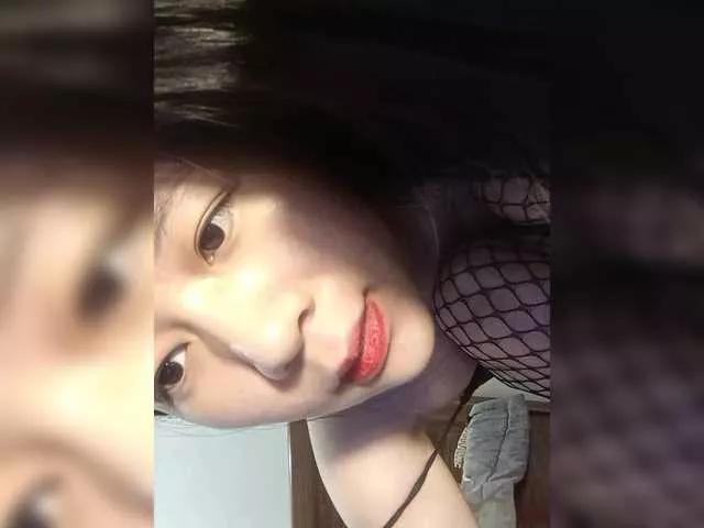 Freechat Sunny2518 on BongaCams