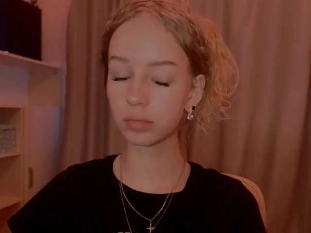 SweetyWhisper on BongaCams