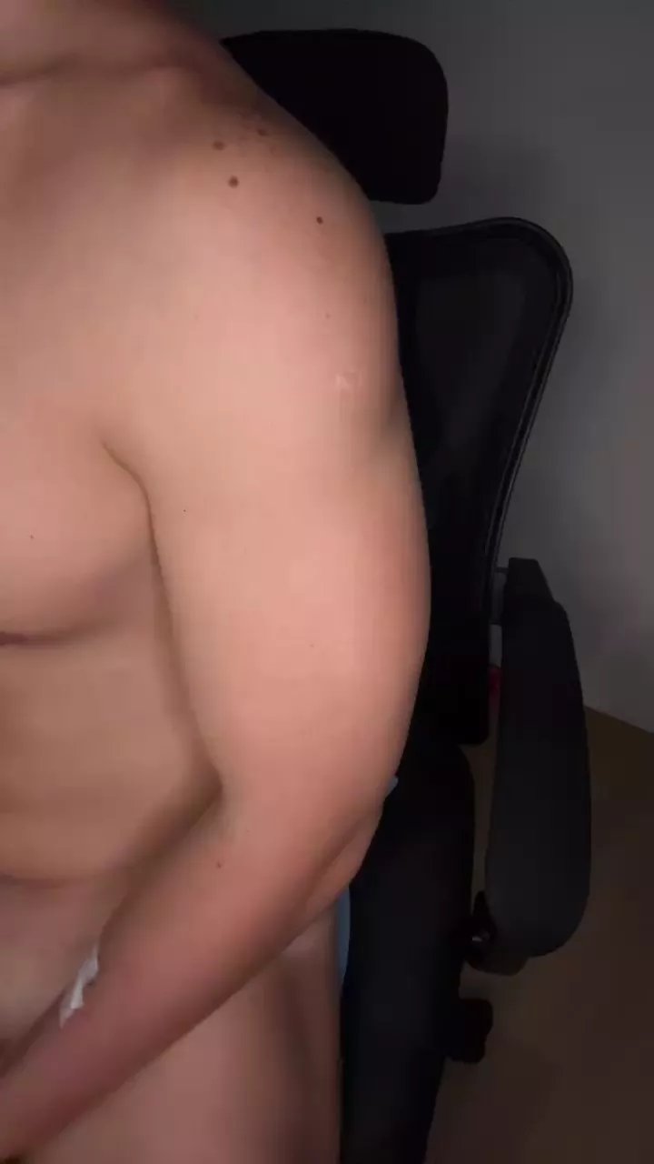 Offline BurgerRush_PPP on Cam4