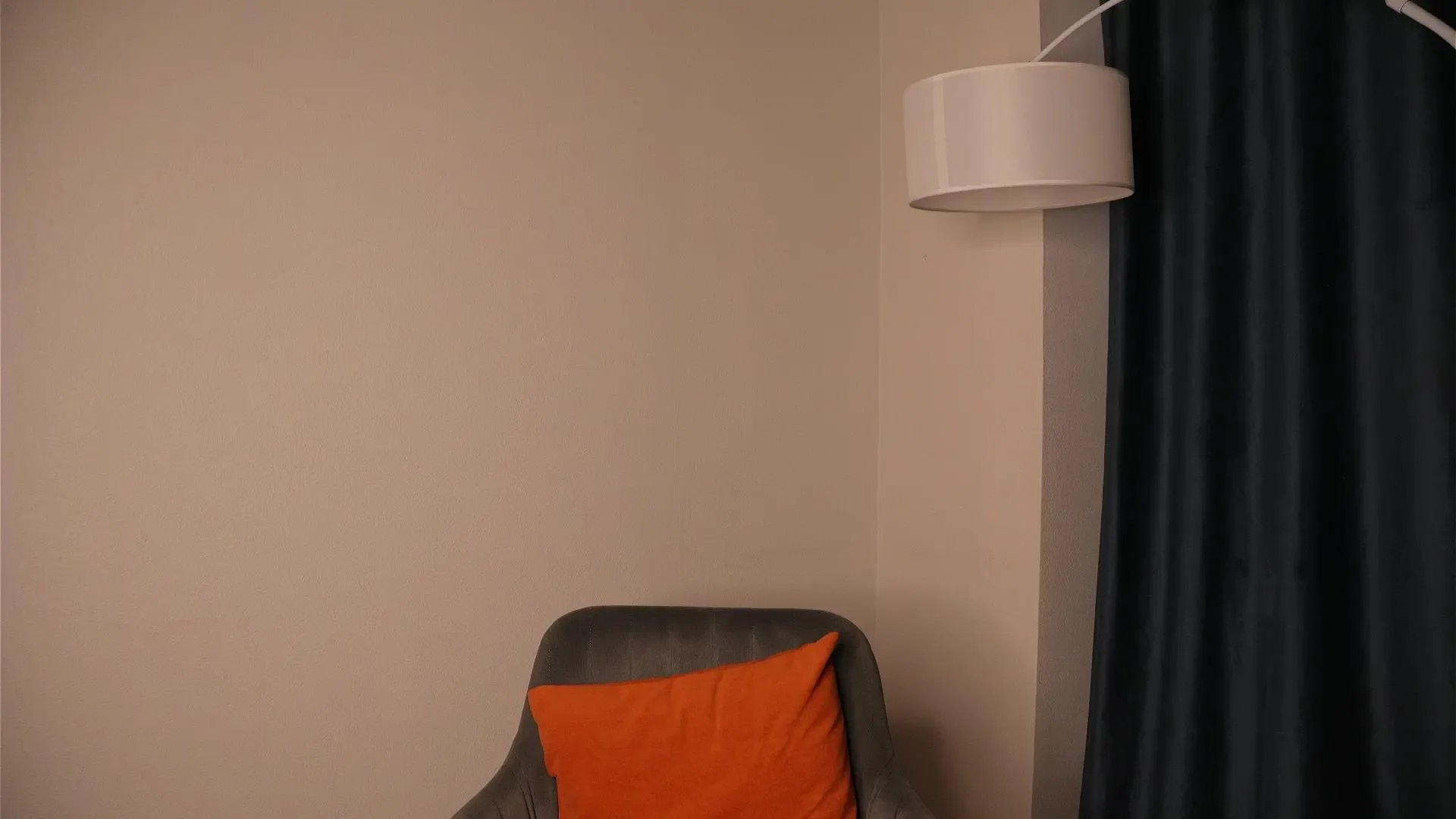 Offline DaraKellon on Cam4