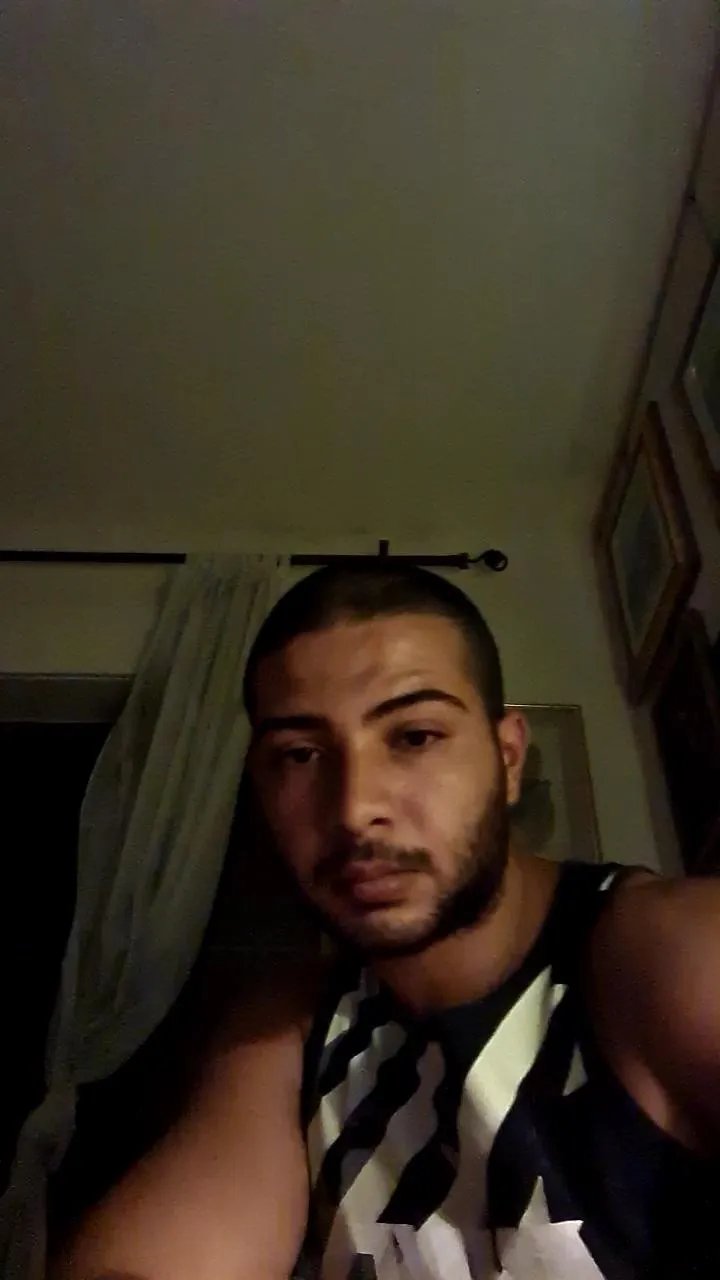 Offline Ficcoduro3 on Cam4