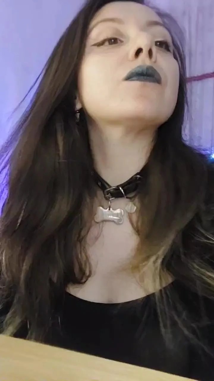 Offline KimieChan on Cam4