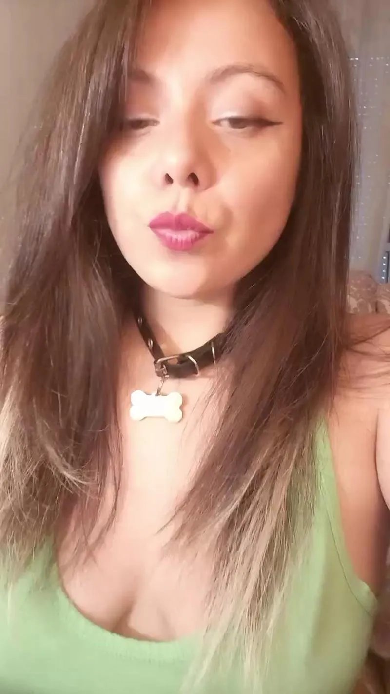 Offline KimieChan on Cam4