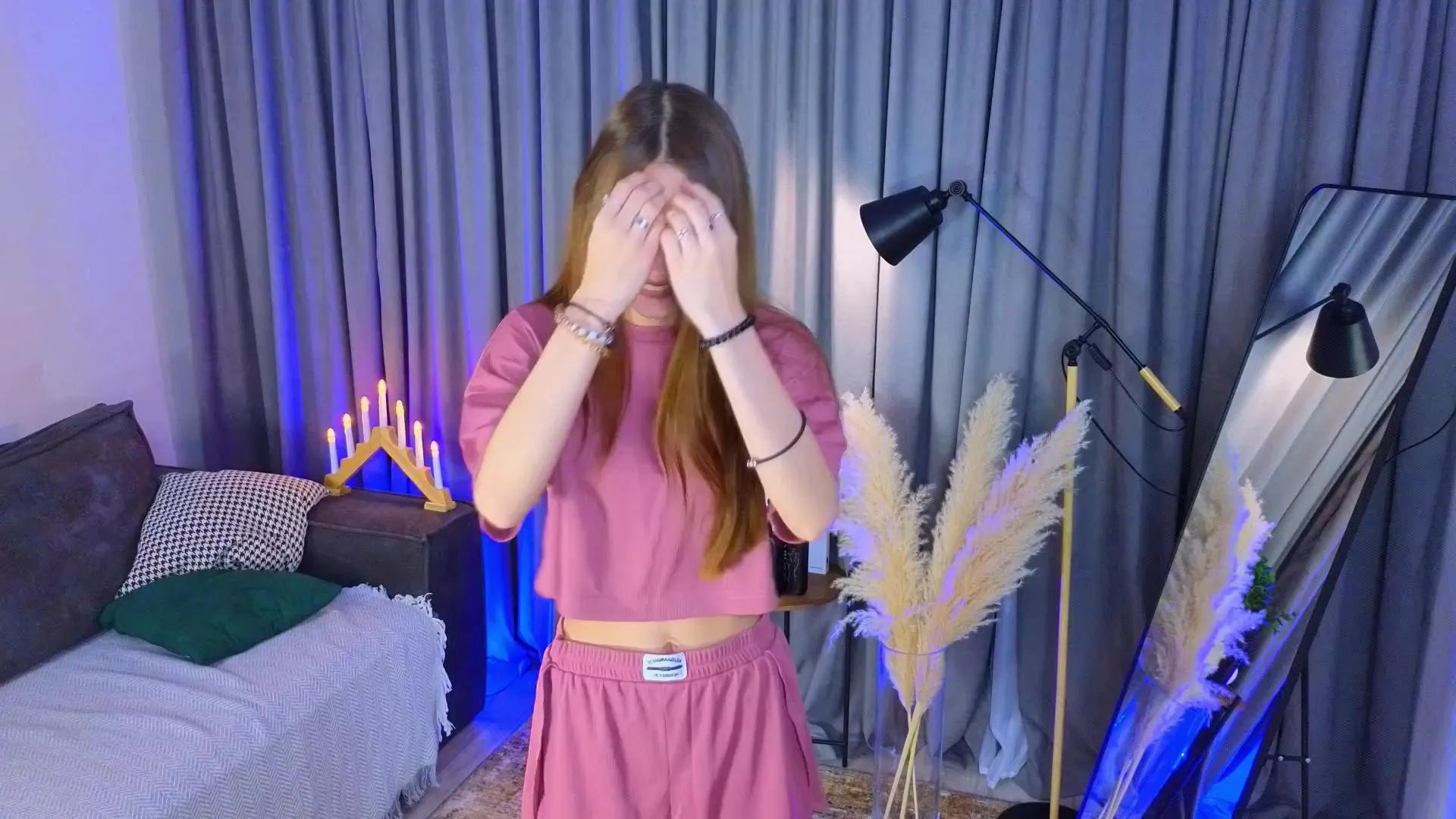 Freechat LydiaBlyth on Cam4