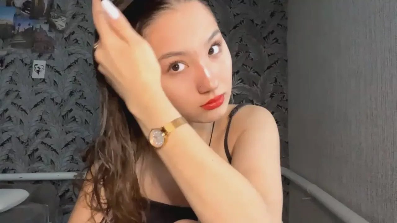 Offline SuzannLertora on Cam4