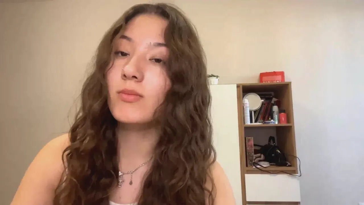 Offline SuzannLertora on Cam4