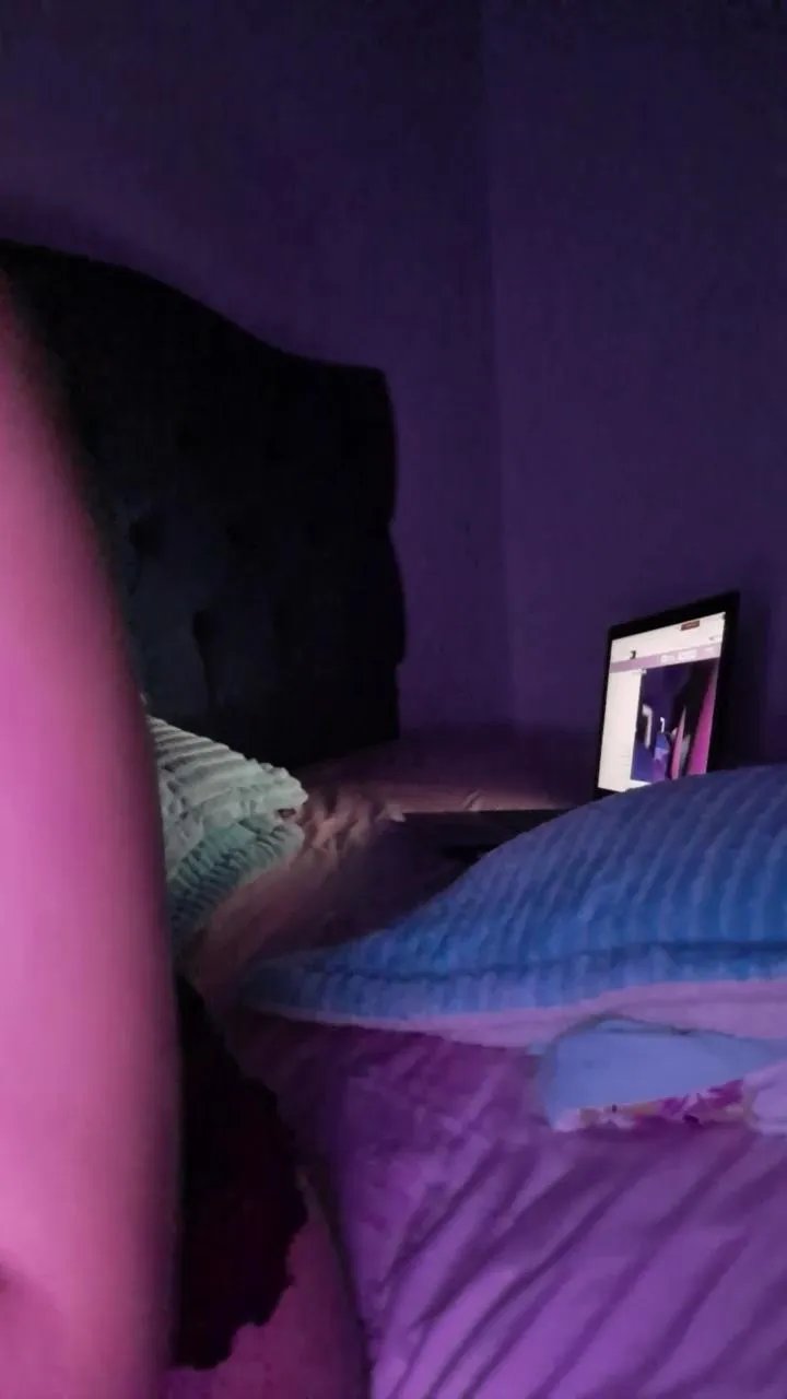 Offline Tania__honey on Cam4