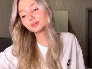 renatamercier — 'lIl show you the color of my bra [33 tokens remaining]