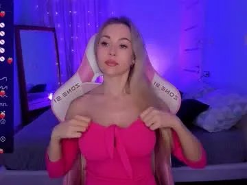 adeleroberts on Chaturbate