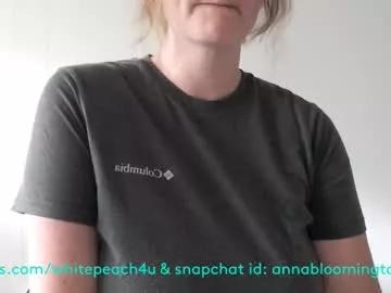 Away adorable22 on Chaturbate