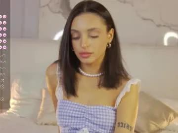 Freechat adoracortes on Chaturbate