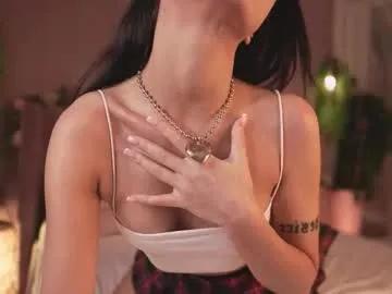 Freechat adoracortes on Chaturbate