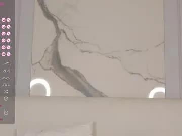 Freechat adoracortes on Chaturbate