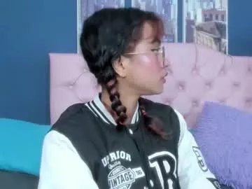 Freechat applehot_lr on Chaturbate