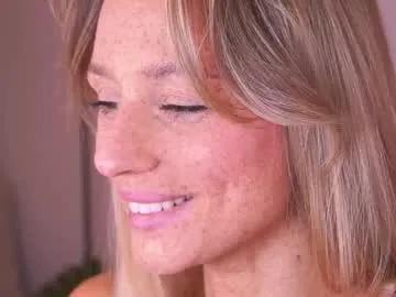 Freechat artease on Chaturbate