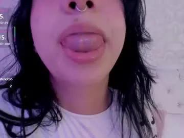 Freechat cassie66_ on Chaturbate