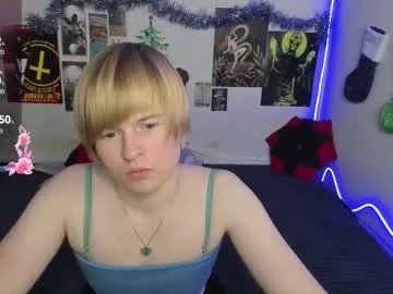 cattie_w_ on Chaturbate