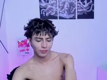chrristopher77 on Chaturbate 