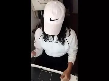 Freechat cootie_pinklips on Chaturbate