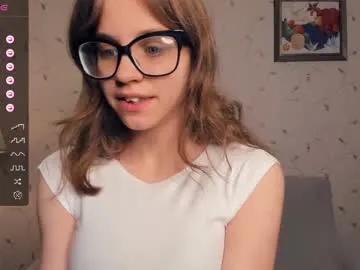 Freechat cutefluffy on Chaturbate