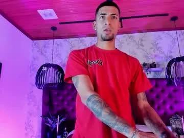 drakeneumann — GOAL: Flex biceps  [25 tokens remaining]  