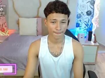 Freechat ette_tay on Chaturbate