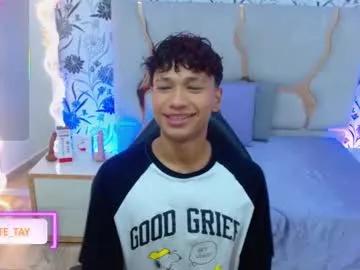 Freechat ette_tay on Chaturbate