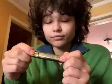 frankreyne — Goal: Play with my sweater a little bit and try to show you more of my body - My name is Lily and I'm #18 year old and i am #shy #new #young #teen girl and it's my first day here [0 tokens remaining]