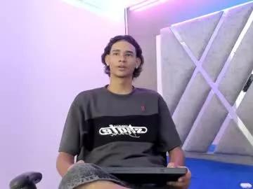 Freechat kenix_7 on Chaturbate