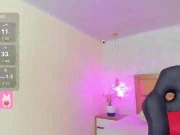 larsonmia on Chaturbate