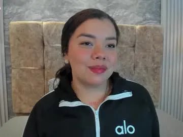 Freechat leilapons on Chaturbate