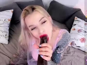 Freechat lil_shouty_bitch on Chaturbate
