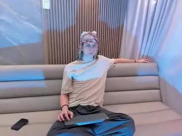 lior_evan — Looking for a suggar daddy and I'll be your good boy ;) join if u are horny or want to have a good chat hehe;) #bi #twink #hairy #dance #put