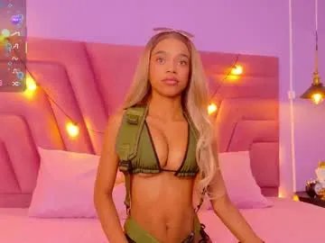 littleebonymommy on Chaturbate 