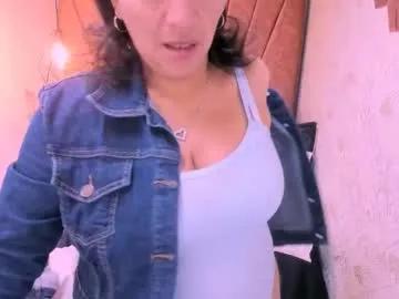 Away marylinmilf on Chaturbate
