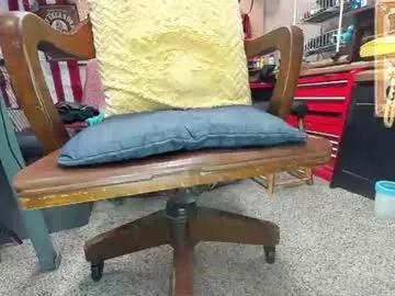 Freechat mechanic369_ on Chaturbate