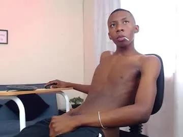 Freechat miiloo18 on Chaturbate