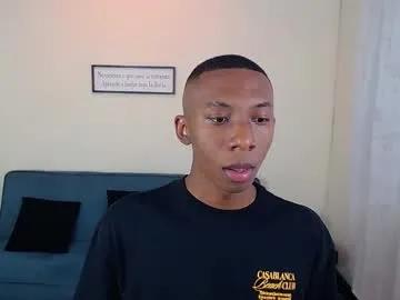 Freechat miiloo18 on Chaturbate