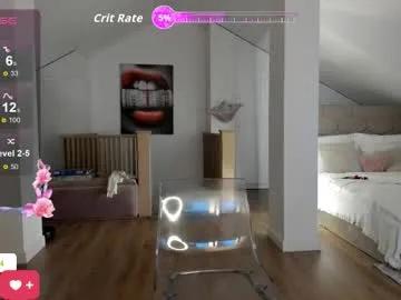 Freechat milfblondy on Chaturbate